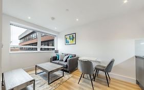 Modern Studio In Central East Grinstead